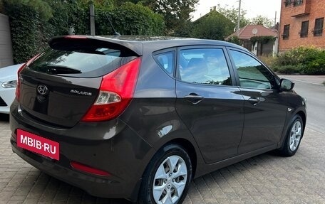 Hyundai Solaris II рестайлинг, 2015 год, 800 000 рублей, 16 фотография