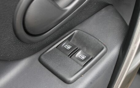 Renault Logan II, 2017 год, 730 000 рублей, 15 фотография