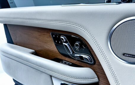 Land Rover Range Rover IV рестайлинг, 2018 год, 9 000 000 рублей, 13 фотография