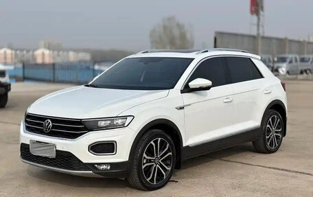 Volkswagen T-Roc I, 2023 год, 2 564 000 рублей, 1 фотография