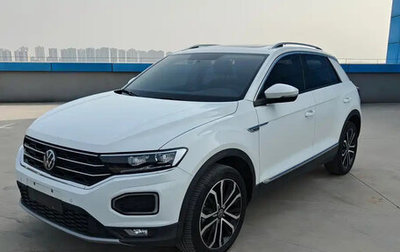 Volkswagen T-Roc I, 2023 год, 1 834 000 рублей, 1 фотография