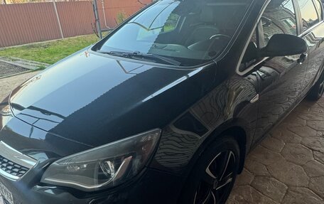 Opel Astra J, 2010 год, 830 000 рублей, 1 фотография