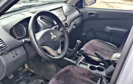 Mitsubishi L200 IV рестайлинг, 2014 год, 2 200 000 рублей, 12 фотография