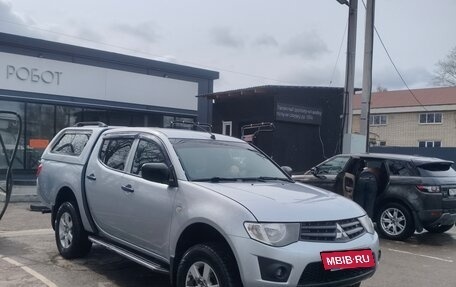 Mitsubishi L200 IV рестайлинг, 2014 год, 2 200 000 рублей, 2 фотография