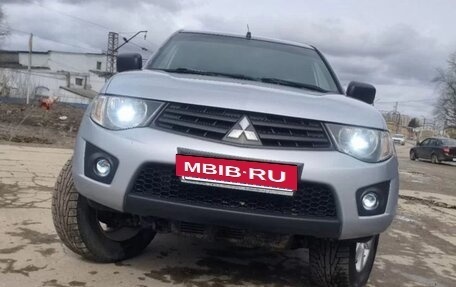 Mitsubishi L200 IV рестайлинг, 2014 год, 2 200 000 рублей, 5 фотография