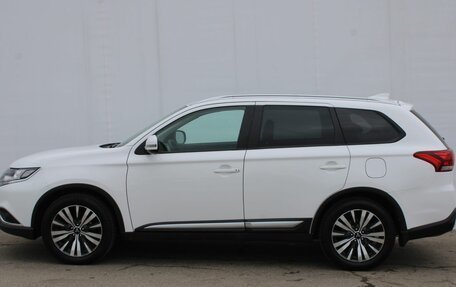Mitsubishi Outlander III рестайлинг 3, 2019 год, 1 920 000 рублей, 8 фотография