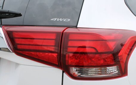 Mitsubishi Outlander III рестайлинг 3, 2019 год, 1 920 000 рублей, 19 фотография