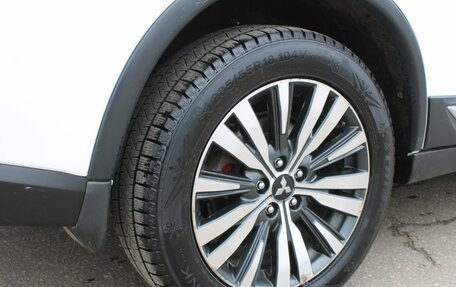 Mitsubishi Outlander III рестайлинг 3, 2019 год, 1 920 000 рублей, 21 фотография