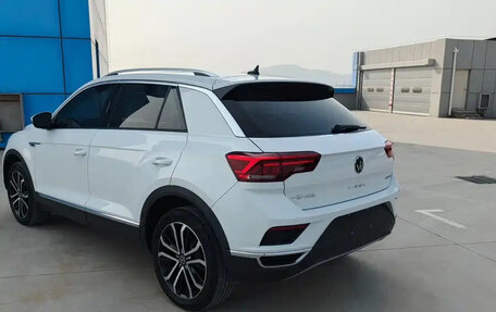 Volkswagen T-Roc I, 2023 год, 1 834 000 рублей, 7 фотография