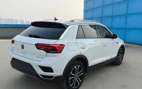 Volkswagen T-Roc I, 2023 год, 1 834 000 рублей, 6 фотография