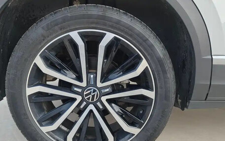 Volkswagen T-Roc I, 2023 год, 1 834 000 рублей, 15 фотография