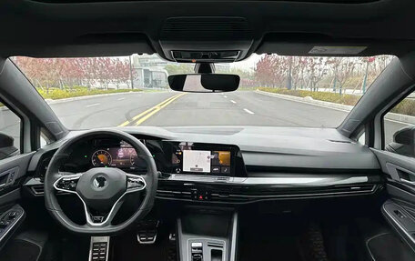 Volkswagen Golf VIII, 2023 год, 1 823 000 рублей, 7 фотография