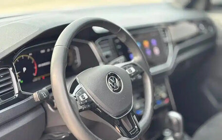 Volkswagen T-Roc I, 2023 год, 2 564 000 рублей, 8 фотография