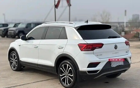 Volkswagen T-Roc I, 2023 год, 2 564 000 рублей, 5 фотография