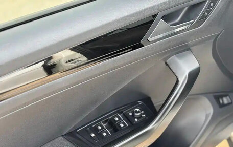 Volkswagen T-Roc I, 2023 год, 2 564 000 рублей, 16 фотография