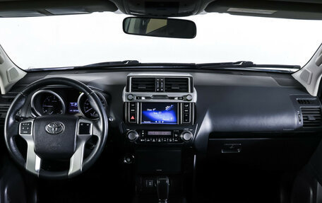 Toyota Land Cruiser Prado 150 рестайлинг 2, 2016 год, 3 900 000 рублей, 14 фотография