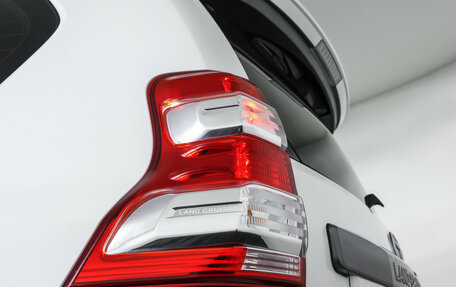 Toyota Land Cruiser Prado 150 рестайлинг 2, 2016 год, 3 900 000 рублей, 21 фотография