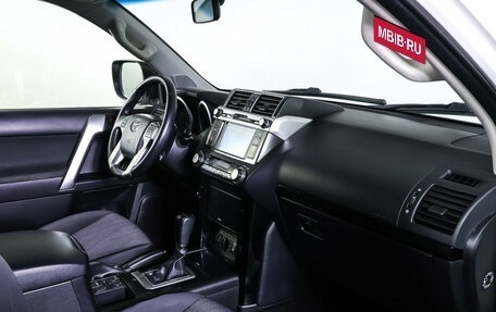 Toyota Land Cruiser Prado 150 рестайлинг 2, 2016 год, 3 900 000 рублей, 10 фотография