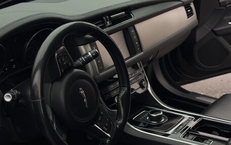 Jaguar XF II, 2017 год, 1 900 000 рублей, 15 фотография