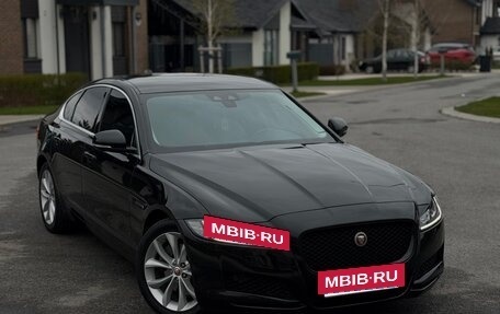 Jaguar XF II, 2017 год, 1 900 000 рублей, 4 фотография