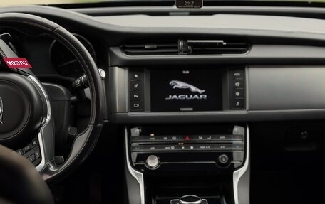 Jaguar XF II, 2017 год, 1 900 000 рублей, 12 фотография