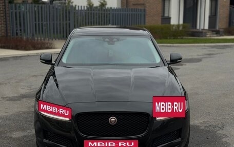 Jaguar XF II, 2017 год, 1 900 000 рублей, 7 фотография