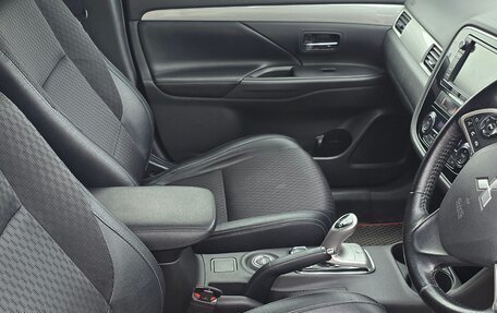 Mitsubishi Outlander III рестайлинг 3, 2013 год, 1 560 000 рублей, 7 фотография