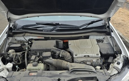 Mitsubishi Outlander III рестайлинг 3, 2013 год, 1 560 000 рублей, 8 фотография