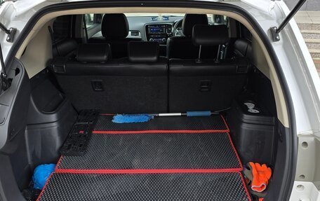 Mitsubishi Outlander III рестайлинг 3, 2013 год, 1 560 000 рублей, 11 фотография