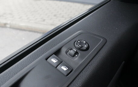 Peugeot Traveller I, 2019 год, 2 895 000 рублей, 17 фотография