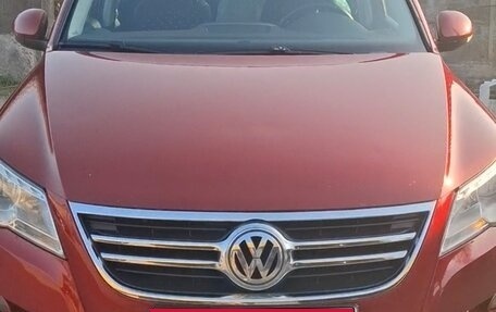 Volkswagen Tiguan I, 2010 год, 1 080 000 рублей, 2 фотография