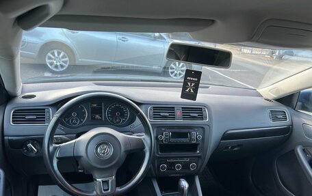 Volkswagen Jetta VI, 2011 год, 999 000 рублей, 5 фотография