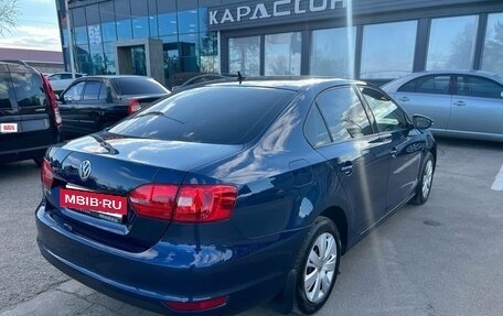 Volkswagen Jetta VI, 2011 год, 999 000 рублей, 2 фотография