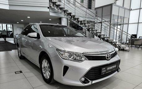 Toyota Camry, 2016 год, 1 990 000 рублей, 7 фотография