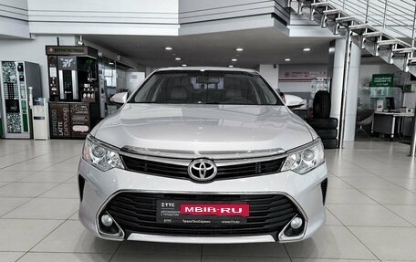 Toyota Camry, 2016 год, 1 990 000 рублей, 6 фотография