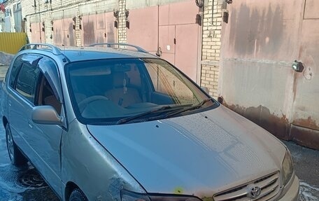 Toyota Ipsum II, 1998 год, 430 000 рублей, 2 фотография