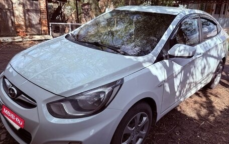 Hyundai Solaris II рестайлинг, 2012 год, 720 000 рублей, 21 фотография