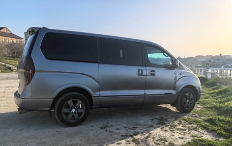 Hyundai Grand Starex Grand Starex I рестайлинг 2, 2014 год, 2 100 000 рублей, 7 фотография