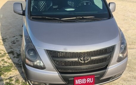 Hyundai Grand Starex Grand Starex I рестайлинг 2, 2014 год, 2 100 000 рублей, 2 фотография