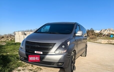 Hyundai Grand Starex Grand Starex I рестайлинг 2, 2014 год, 2 100 000 рублей, 3 фотография
