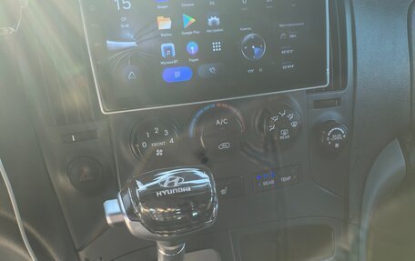 Hyundai Grand Starex Grand Starex I рестайлинг 2, 2014 год, 2 100 000 рублей, 26 фотография