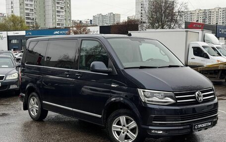 Volkswagen Caravelle T6 рестайлинг, 2018 год, 3 200 000 рублей, 3 фотография