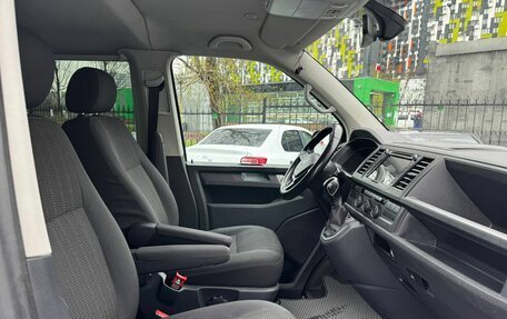 Volkswagen Caravelle T6 рестайлинг, 2018 год, 3 200 000 рублей, 10 фотография