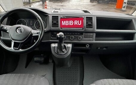 Volkswagen Caravelle T6 рестайлинг, 2018 год, 3 200 000 рублей, 9 фотография