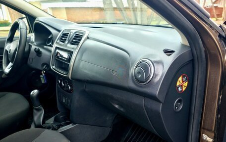 Renault Logan II, 2018 год, 690 000 рублей, 12 фотография