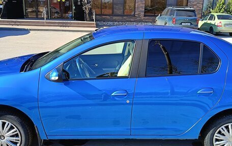 Renault Logan II, 2015 год, 900 000 рублей, 2 фотография