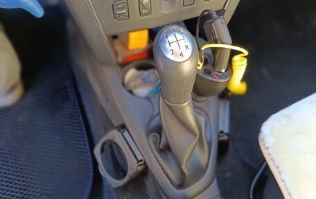 Renault Logan II, 2015 год, 900 000 рублей, 11 фотография