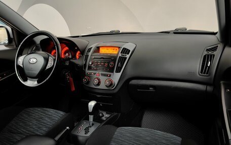 KIA cee'd I рестайлинг, 2009 год, 589 000 рублей, 13 фотография