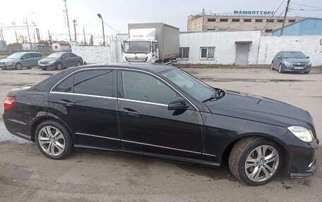 Mercedes-Benz E-Класс, 2011 год, 1 950 000 рублей, 2 фотография