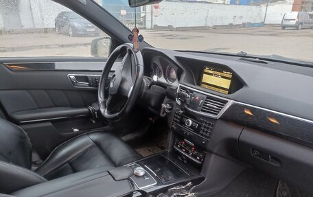 Mercedes-Benz E-Класс, 2011 год, 1 950 000 рублей, 6 фотография